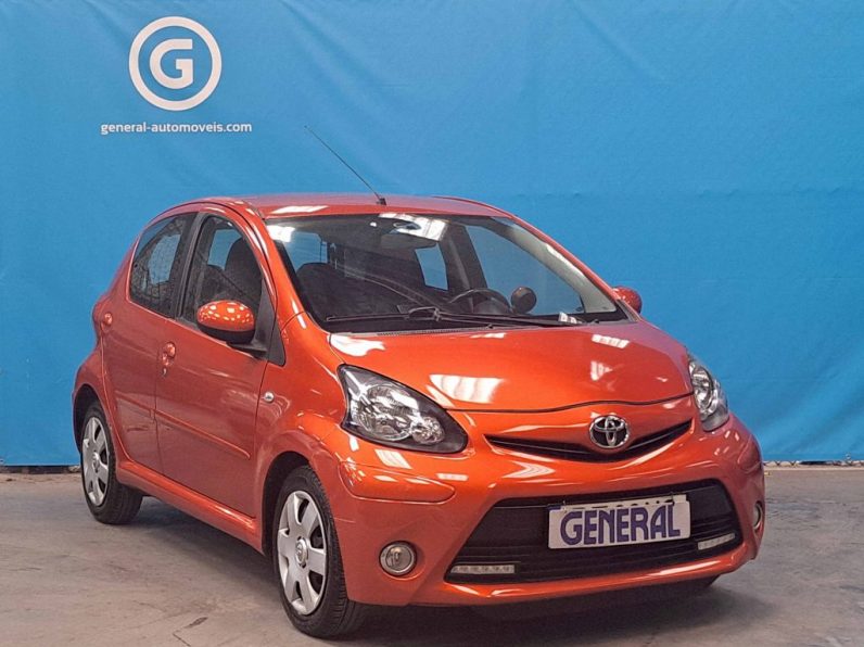 TOYOTA AYGO 1.0 CITY completo