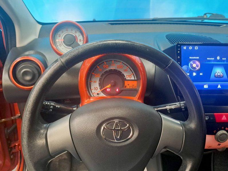 TOYOTA AYGO 1.0 CITY completo