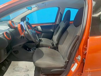 TOYOTA AYGO 1.0 CITY completo