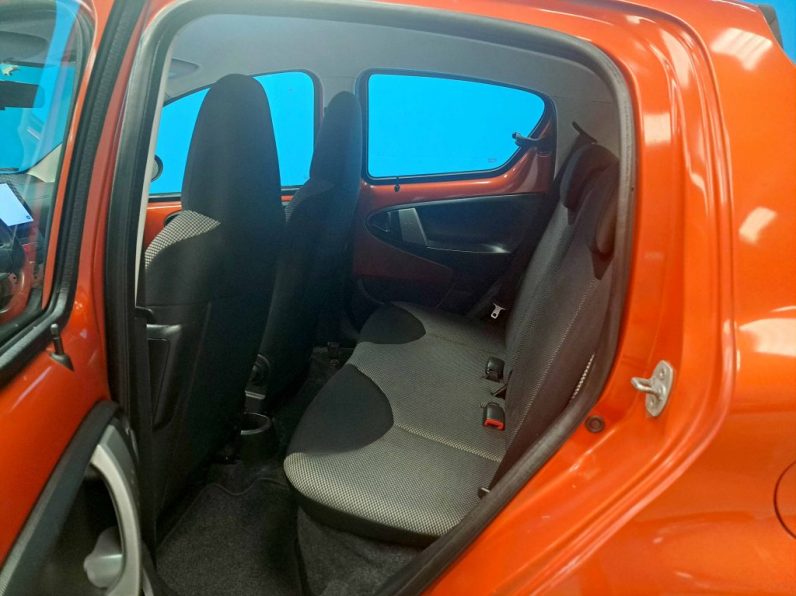 TOYOTA AYGO 1.0 CITY completo