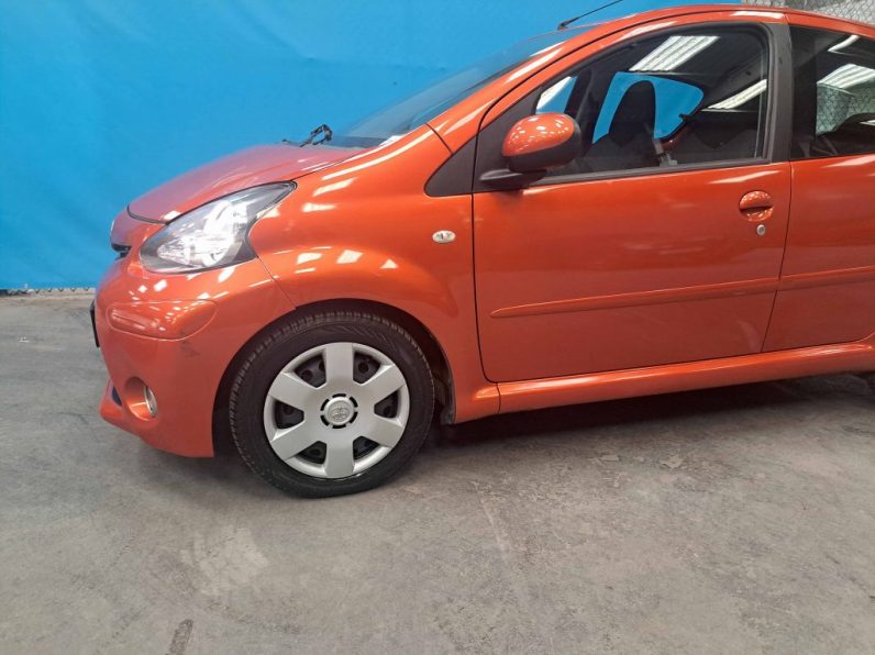 TOYOTA AYGO 1.0 CITY completo