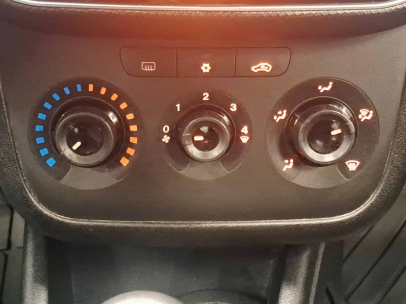 FIAT PUNTO 1.2 EASY completo