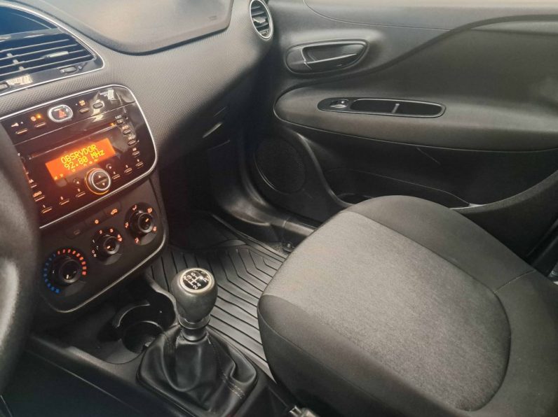 FIAT PUNTO 1.2 EASY completo