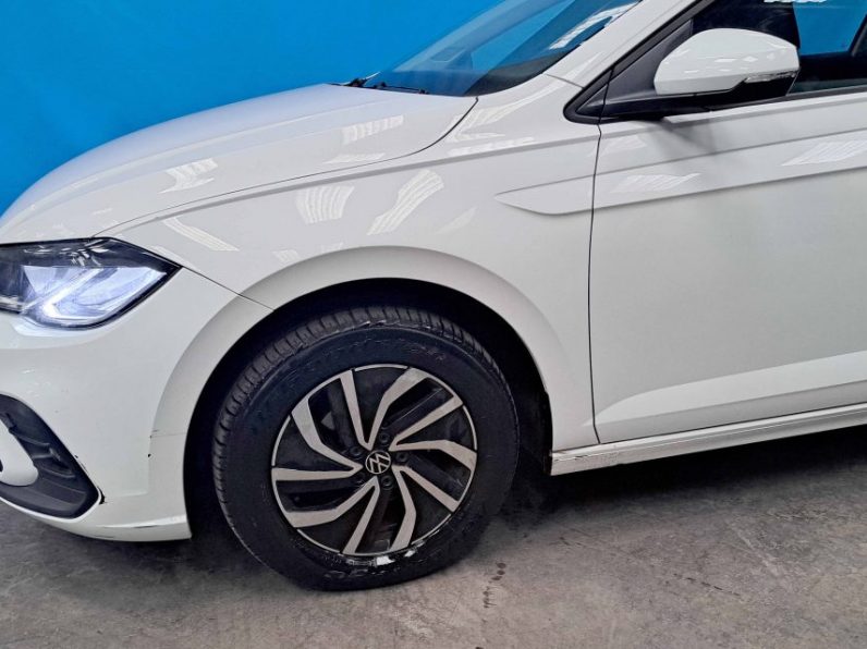 VW POLO 1.0 TSI LIFE completo