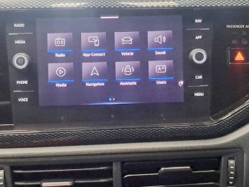 VW POLO 1.0 TSI LIFE completo