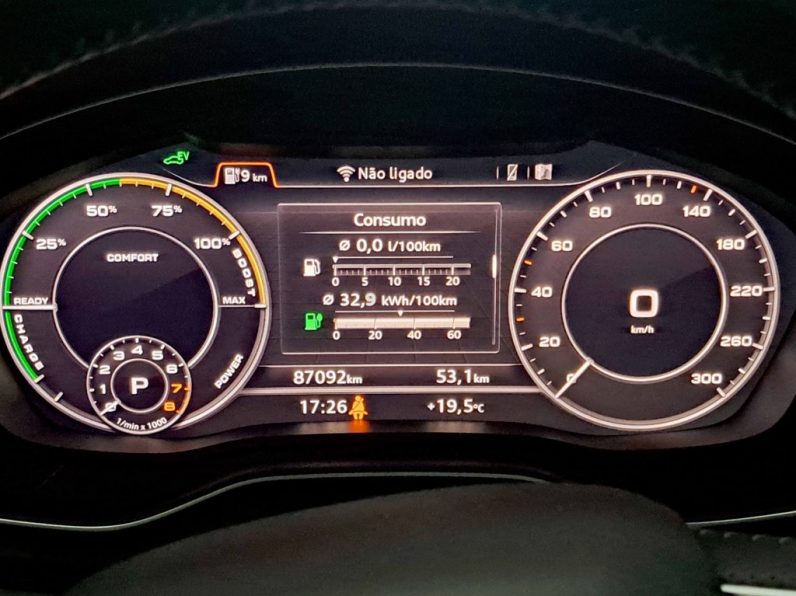 AUDI Q5 55TFSIe SPORT QUATTRO STRONIC completo