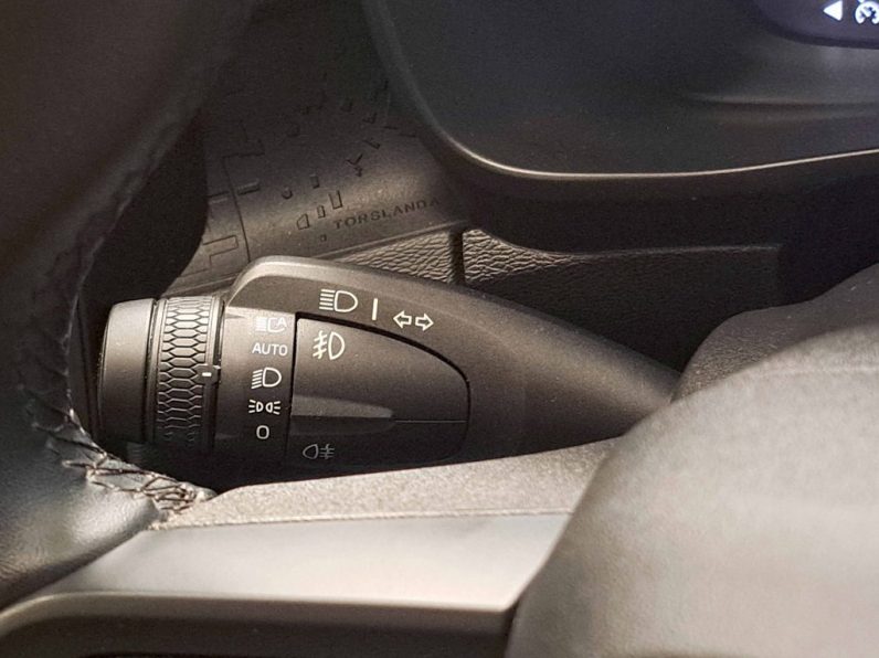 VOLVO XC40 1.5 T2 CORE AUTO completo