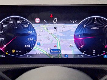 MERCEDES-BENZ A180d AMG LINE AUTO completo