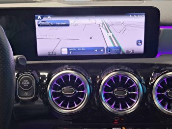 MERCEDES-BENZ A180d AMG LINE AUTO completo