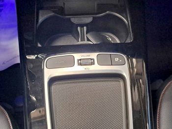 MERCEDES-BENZ A180d AMG LINE AUTO completo