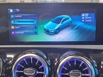 MERCEDES-BENZ A180d AMG LINE AUTO completo