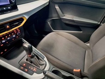 SEAT ARONA 1.0 TSI STYLE DSG completo