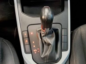 SEAT ARONA 1.0 TSI TSI DSG completo