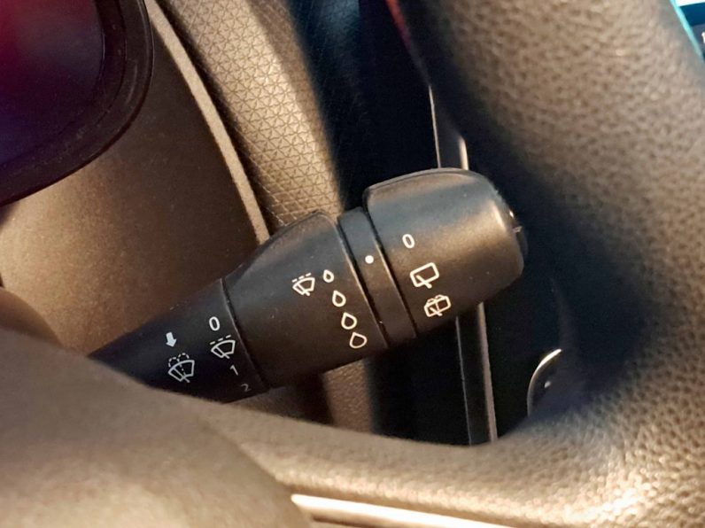 RENAULT CLIO SW 0.9 TCE ZEN completo