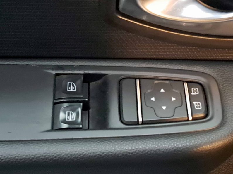 RENAULT CLIO SW 0.9 TCE ZEN completo