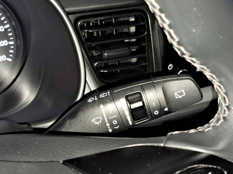 Kia Stonic 1.2 Dynamic completo