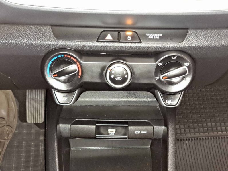 Kia Stonic 1.2 Dynamic completo