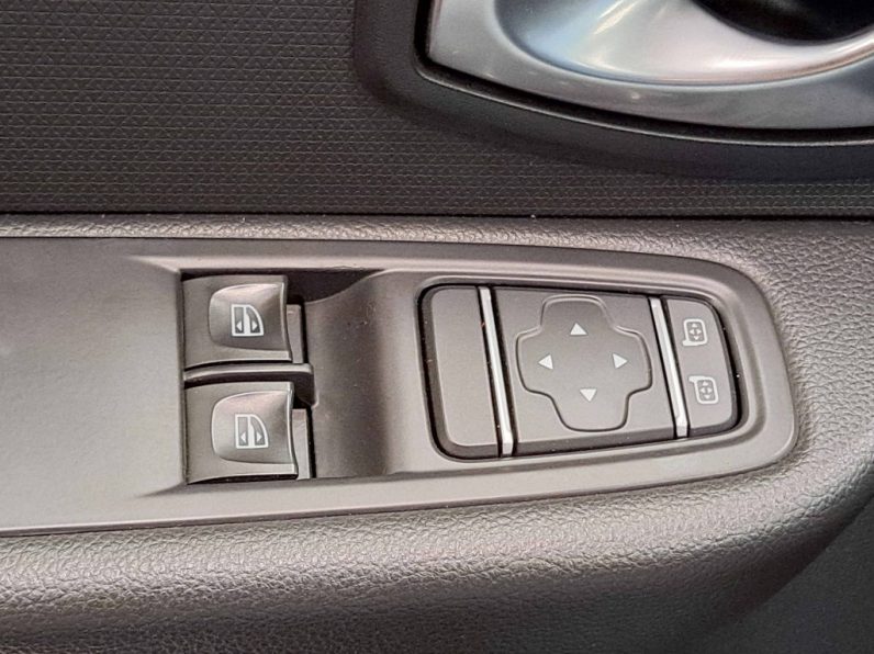 RENAULT CLIO 0.9 TCE SW LIMITED completo