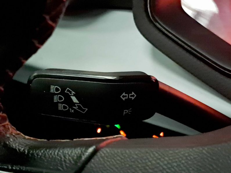 SEAT Arona 1.0 TSI Style DSG completo