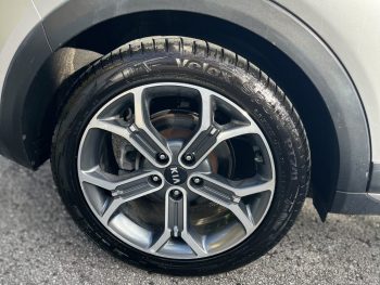 Kia XCeed 1.0 T-GDI Tech completo