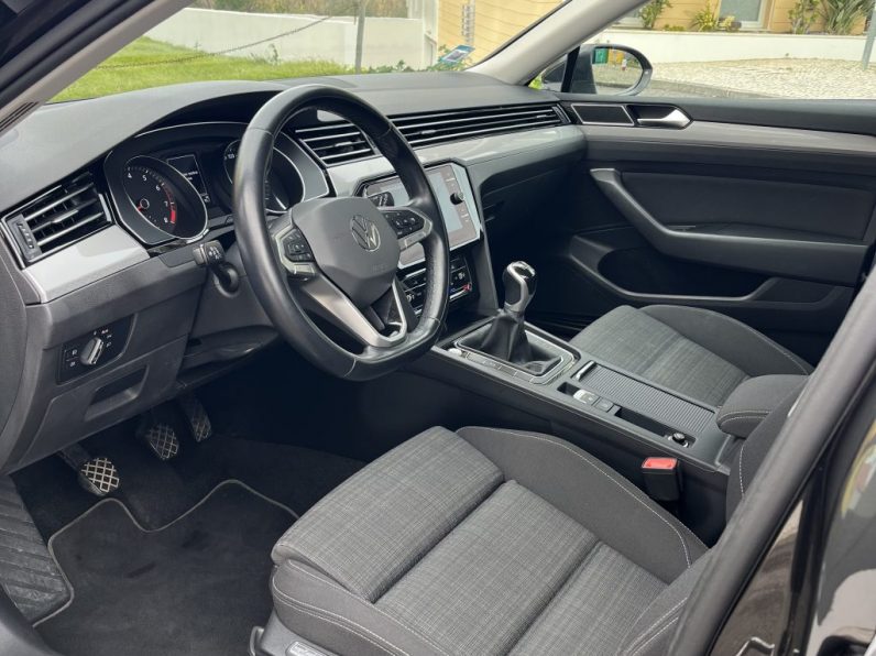 VW Passat Variant 1.5 TSI Confortline completo