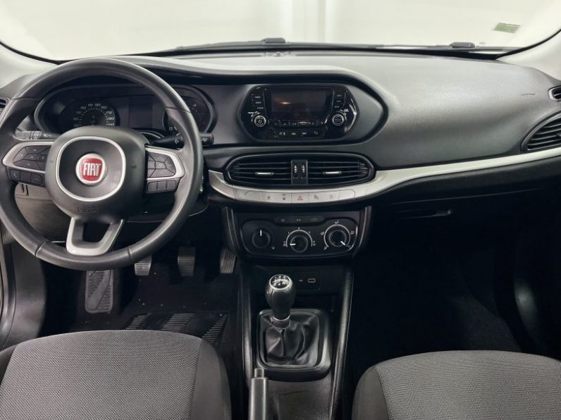 FIAT TIPO 1.3 M-JET EASY completo