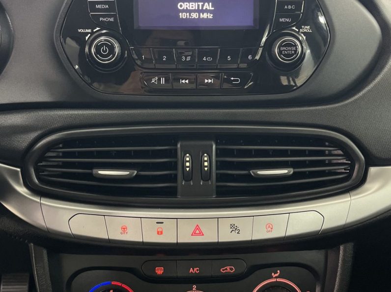 FIAT TIPO 1.3 M-JET EASY completo