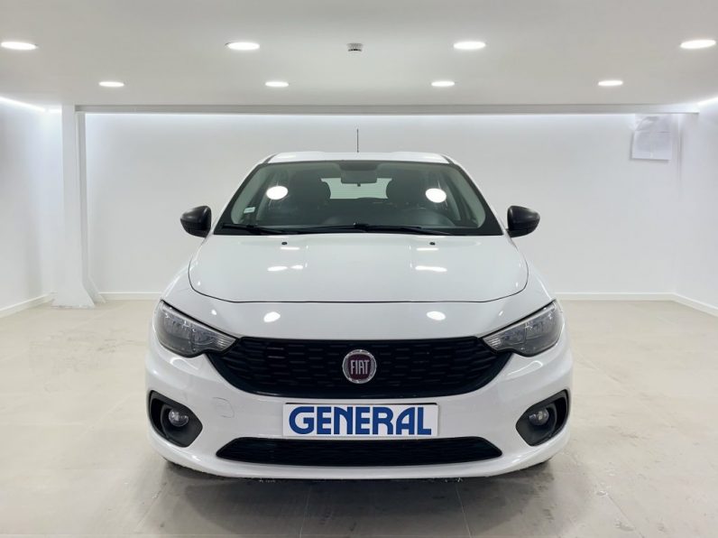 FIAT TIPO 1.3 M-JET EASY completo