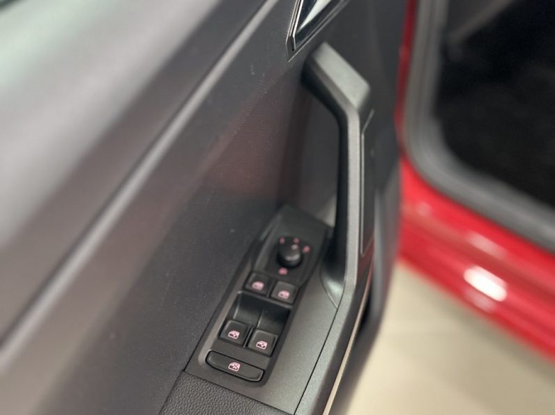 SEAT Ibiza 1.0 TSI STYLE completo