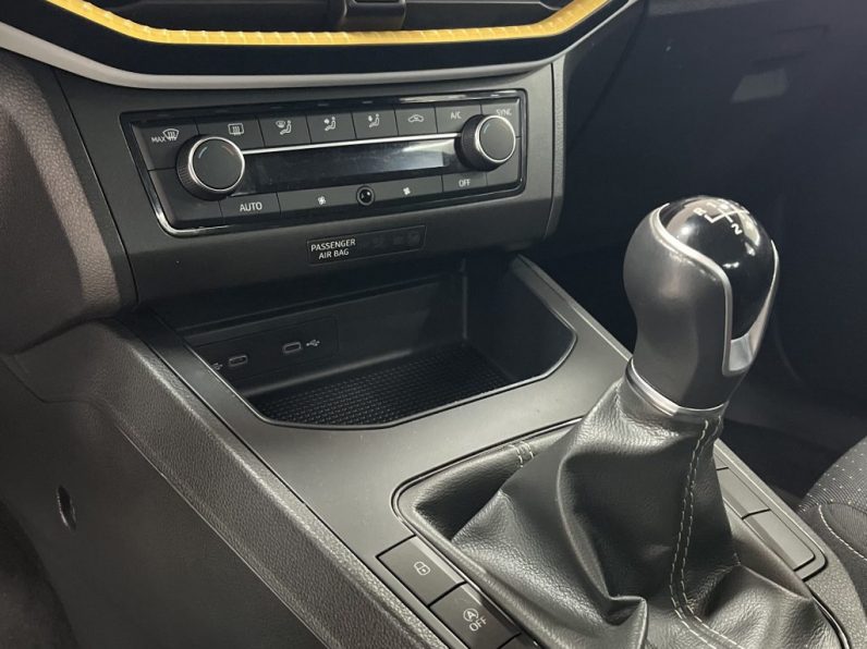 SEAT Ibiza 1.0 TSI STYLE completo