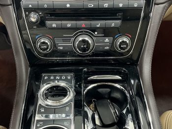 JAGUAR XJ 3.0 D V6 Premium Luxury completo