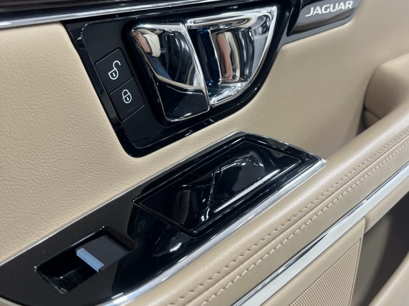 JAGUAR XJ 3.0 D V6 Premium Luxury completo