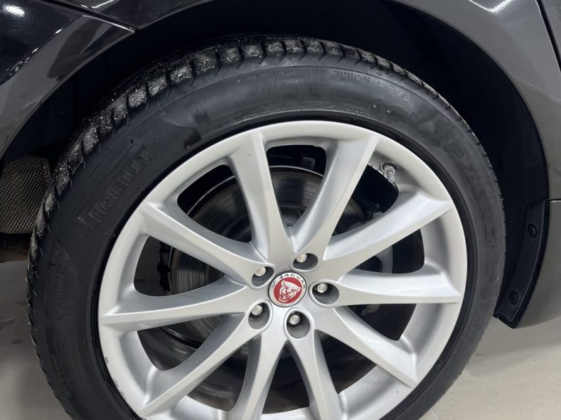 JAGUAR XJ 3.0 D V6 Premium Luxury completo