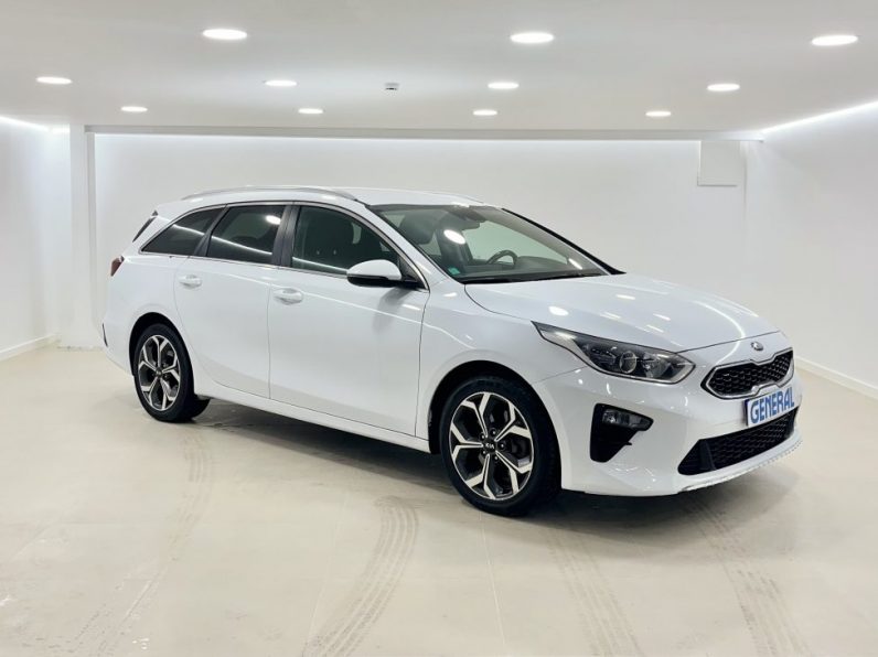 Kia Ceed SW 1.6 CRDi MHEV Dynamic completo