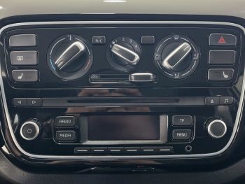 VW Up! 1.0 BlueMotion Move Auto completo