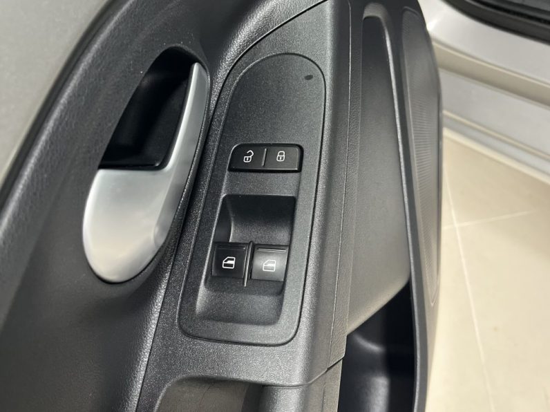 VW UP 1.0 MOVE completo