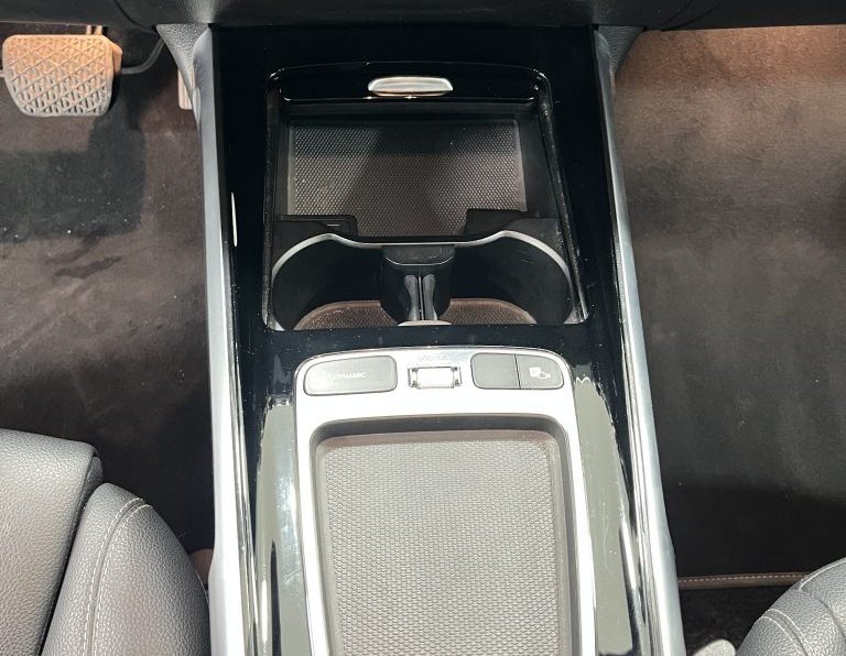 Mercedes-Benz GLB 200 Progressive completo