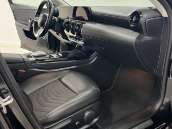 Mercedes-Benz A 250 e completo