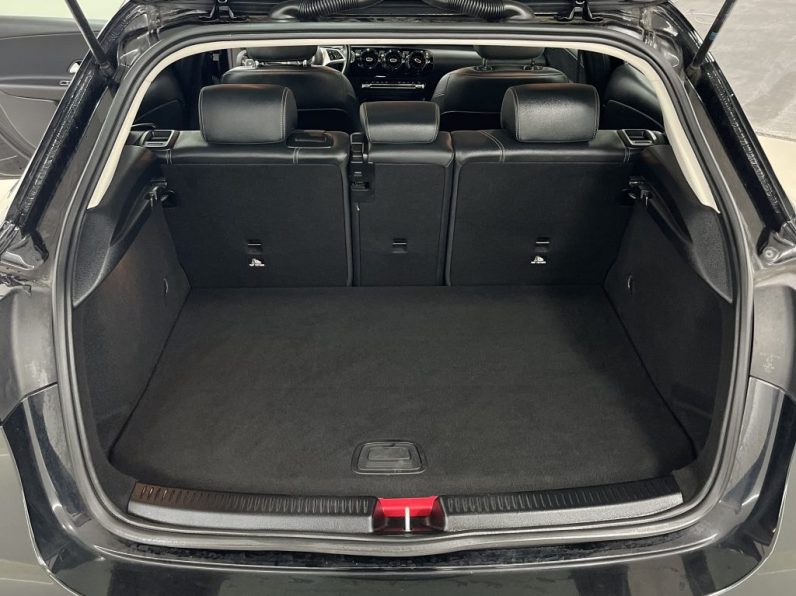 Mercedes-Benz A 250 e completo