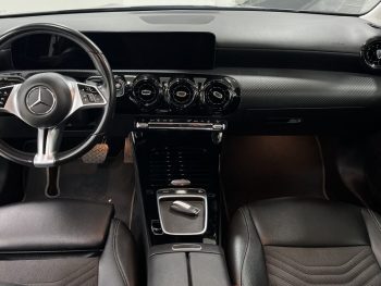 Mercedes-Benz A 250 e completo