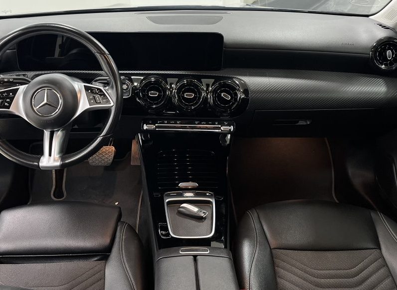 Mercedes-Benz A 250 e completo