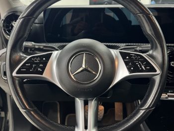 Mercedes-Benz A 250 e completo