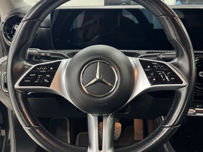 Mercedes-Benz A 250 e completo