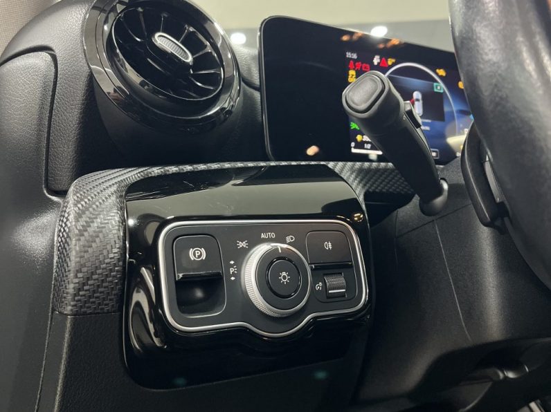 Mercedes-Benz A 250 e completo