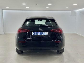 Mercedes-Benz A 250 e completo