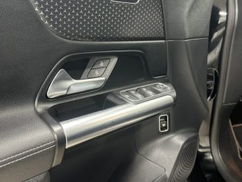 Mercedes-Benz GLA 180 d Progressive completo