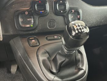 Fiat Panda 1.0 Hybrid Cross completo