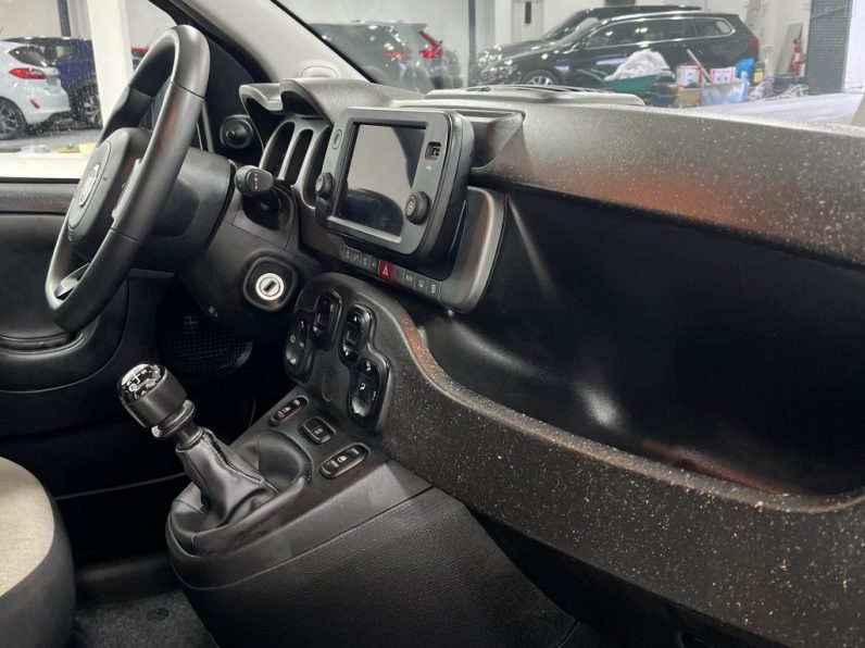 Fiat Panda 1.0 Hybrid Cross completo