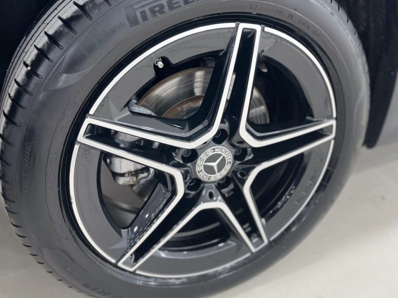 Mercedes-Benz GLB 180 d AMG Line completo