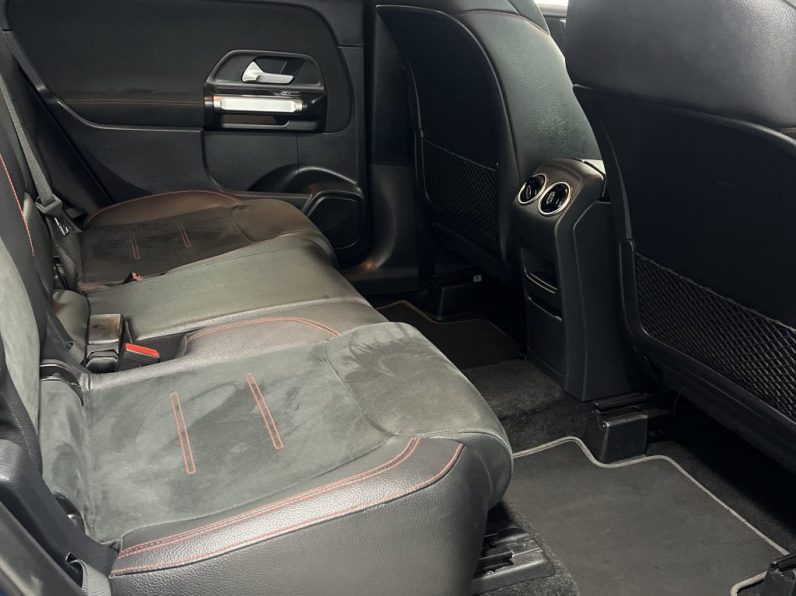 Mercedes-Benz GLB 180 d AMG Line completo